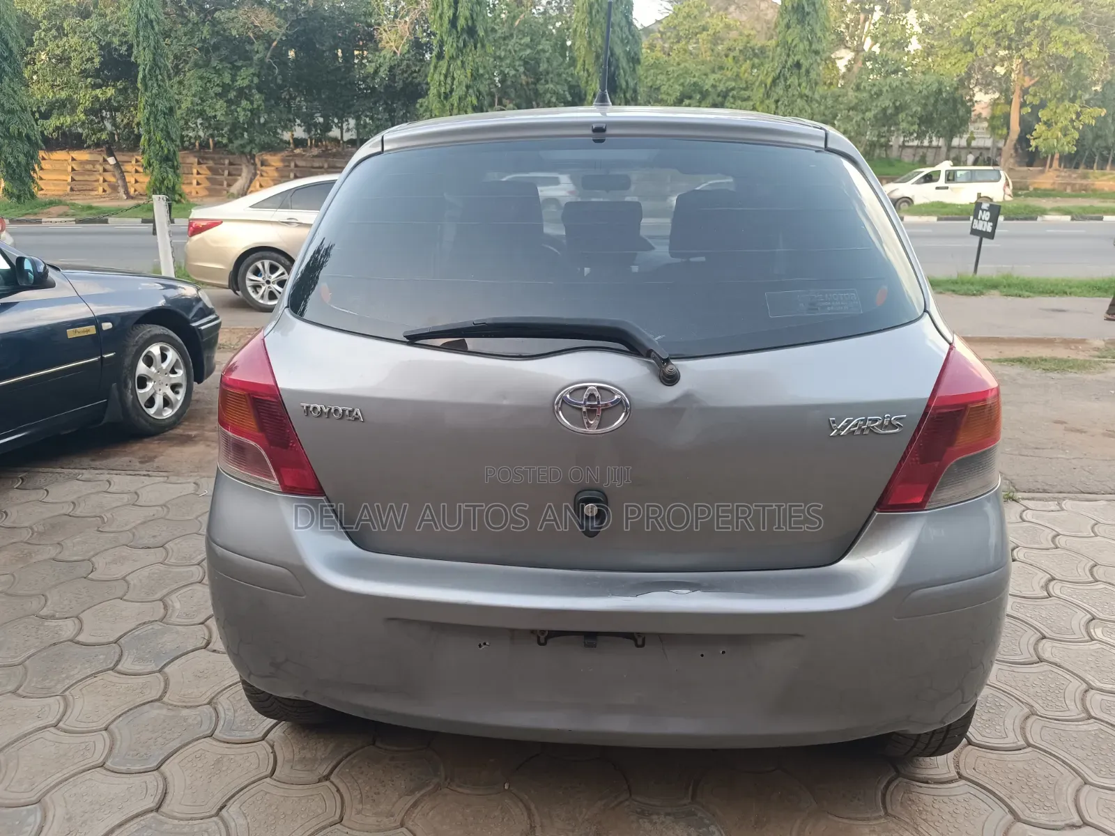 Toyota Yaris 2010 Silver