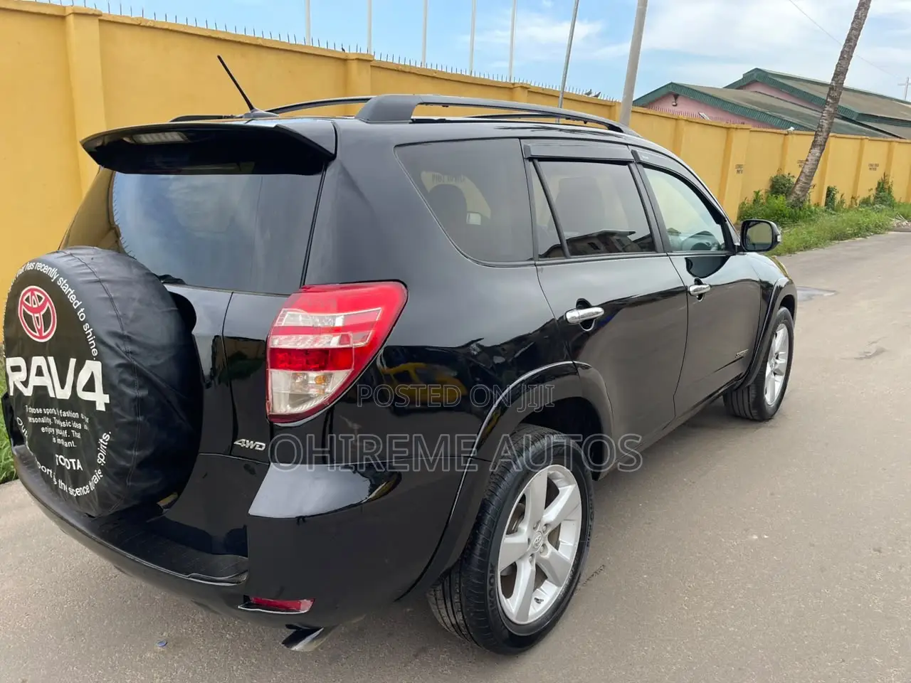Toyota RAV4 2010 Black