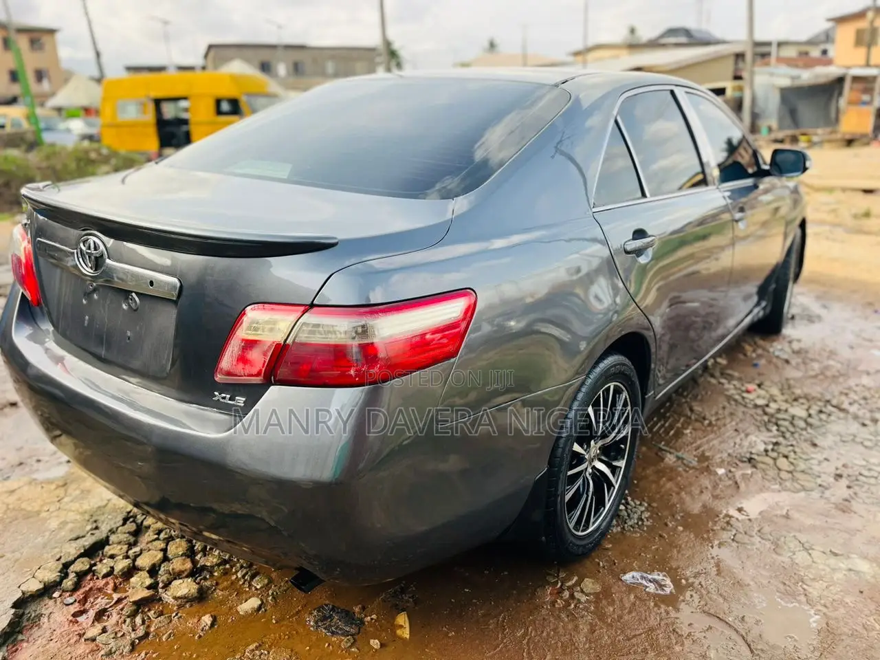Toyota Camry XLE 4dr Sedan (2.4L 4cyl 5A) 2009 Gray