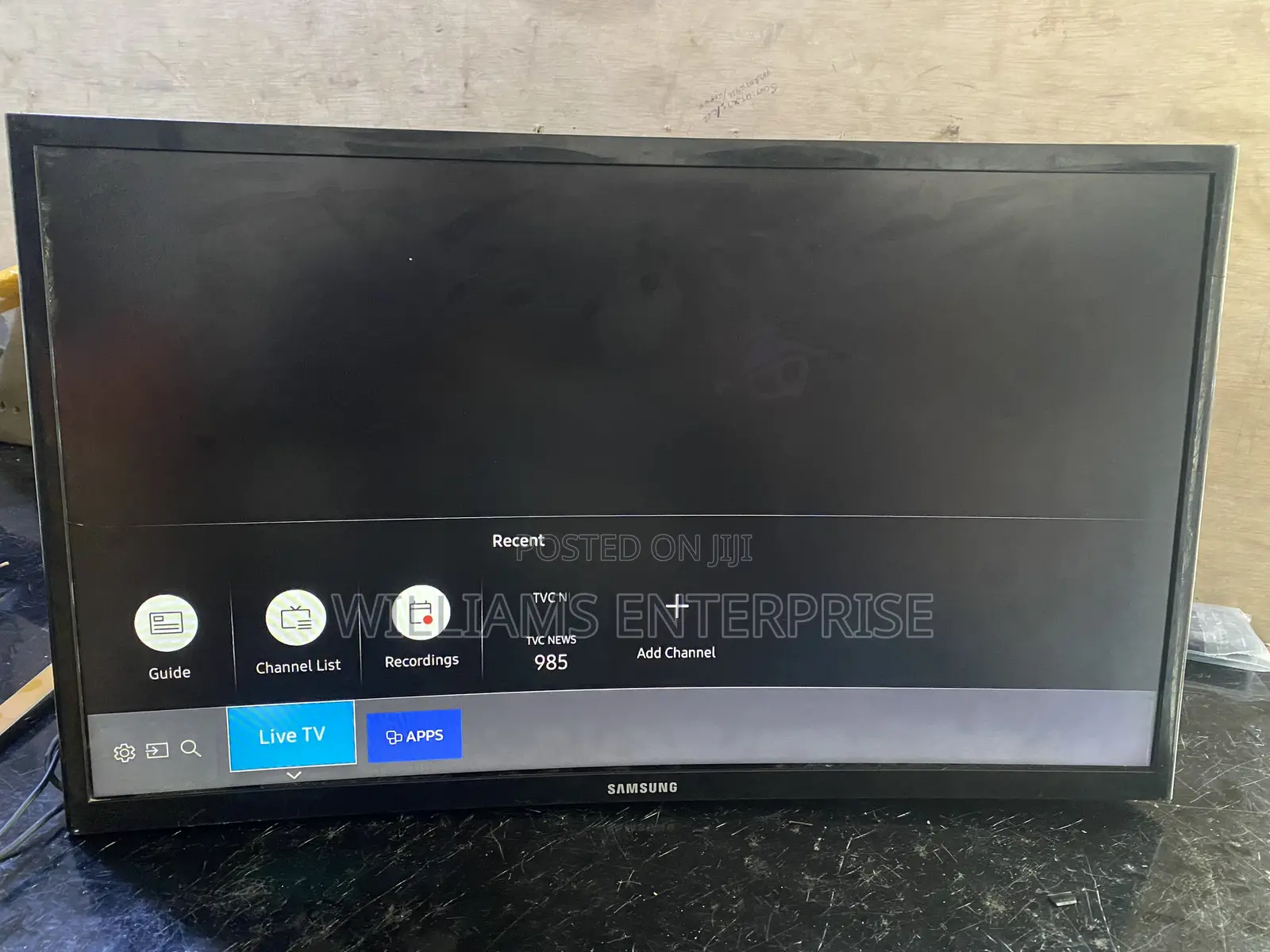 Samsung Curved Screen 24 Inches Full Smart Tv