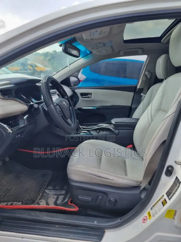 Toyota Avalon XLE (3.5L 6cyl 6A) 2018 White