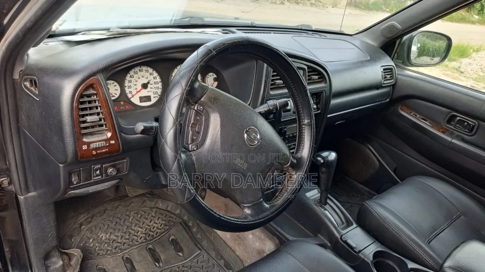 Nissan Pathfinder 2002 Black