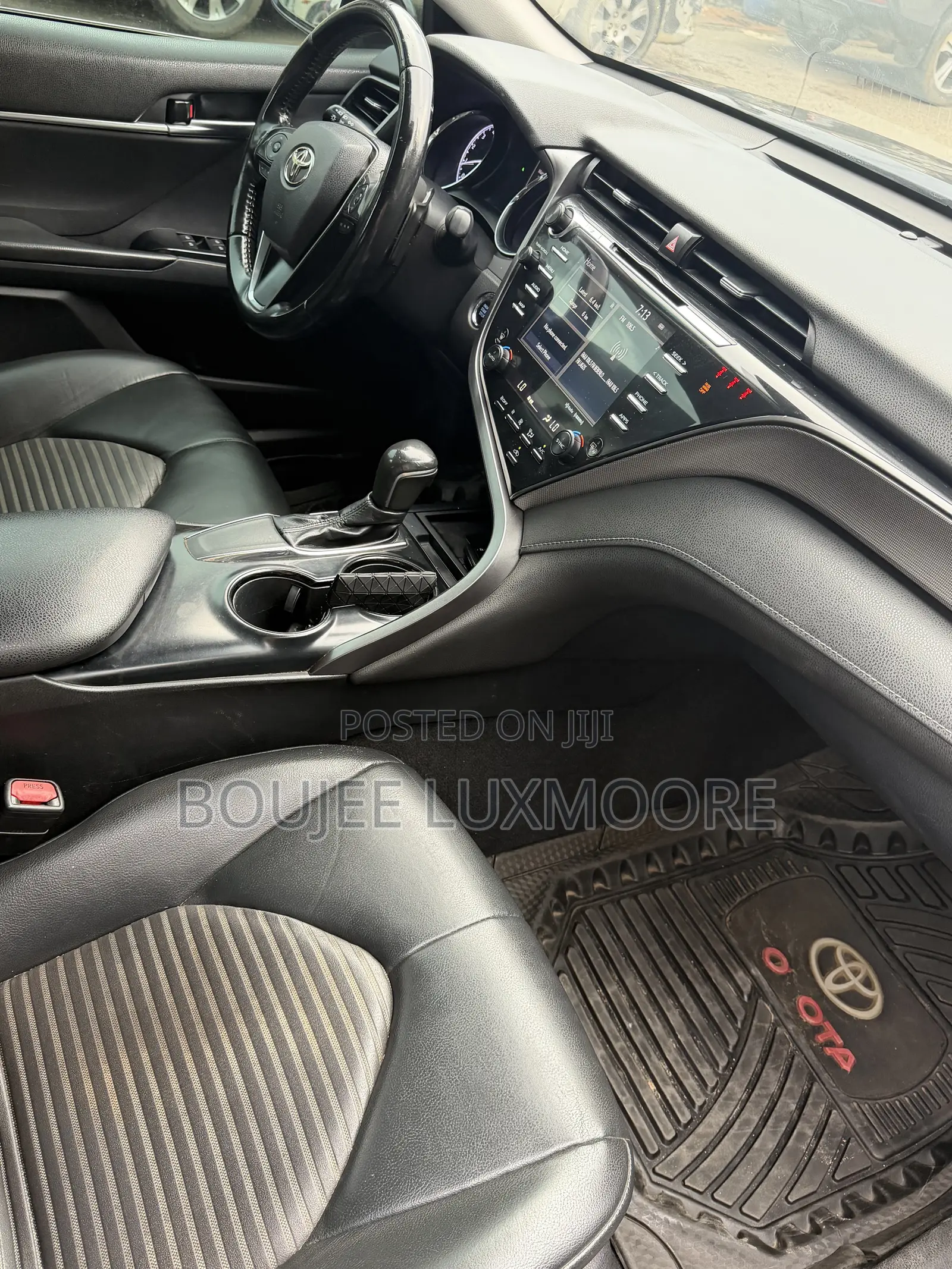 Toyota Camry SE (2.5L 4cyl 8A) 2019 Black