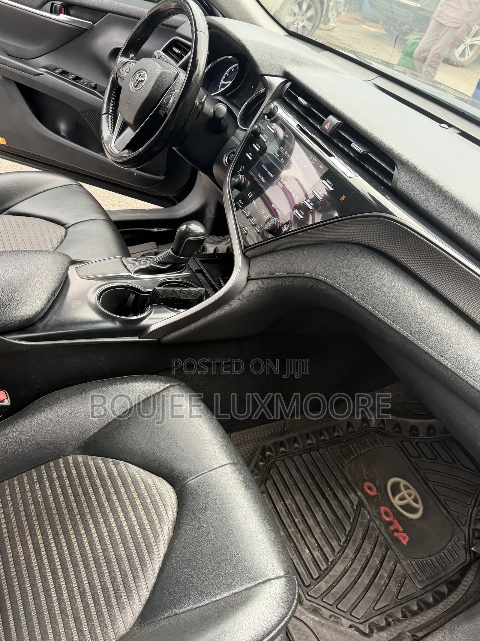Toyota Camry SE (2.5L 4cyl 8A) 2019 Black