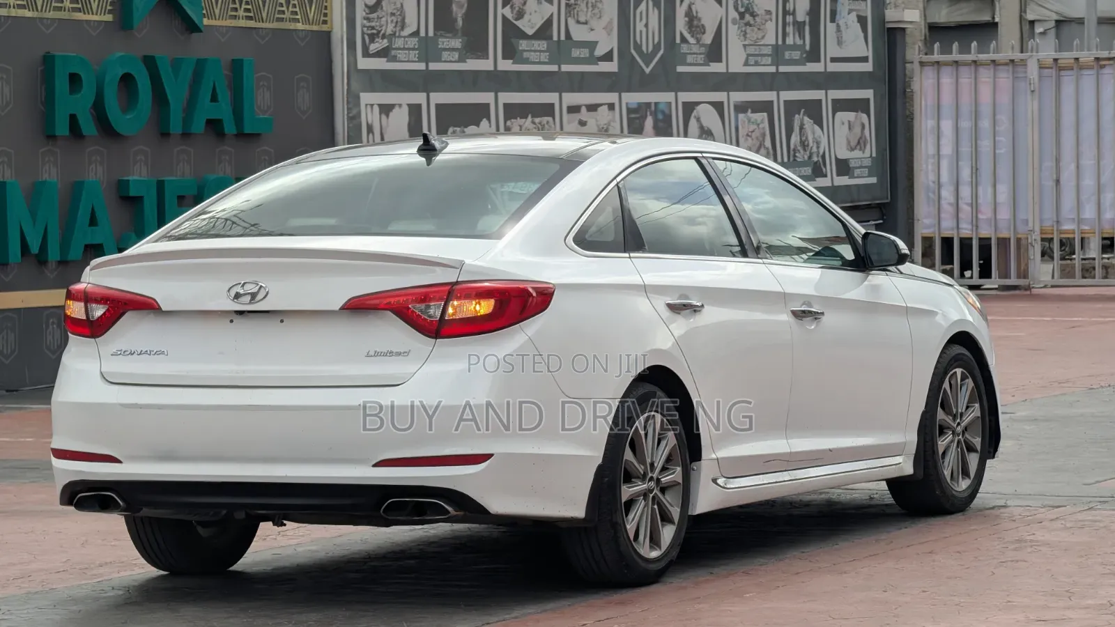 Hyundai Santa Fe Limited FWD 2016 White