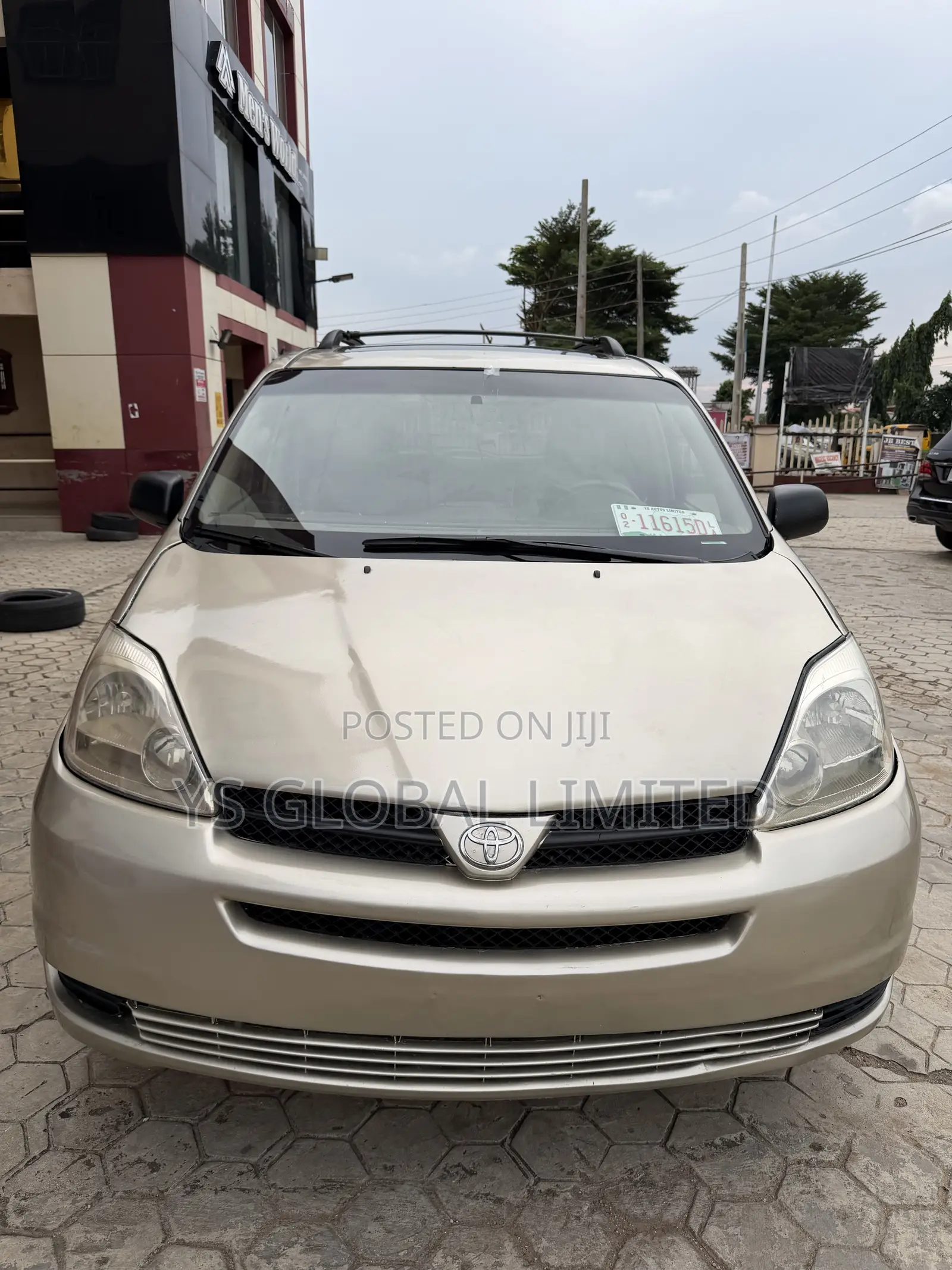 Toyota Sienna XLE 2005 Gold