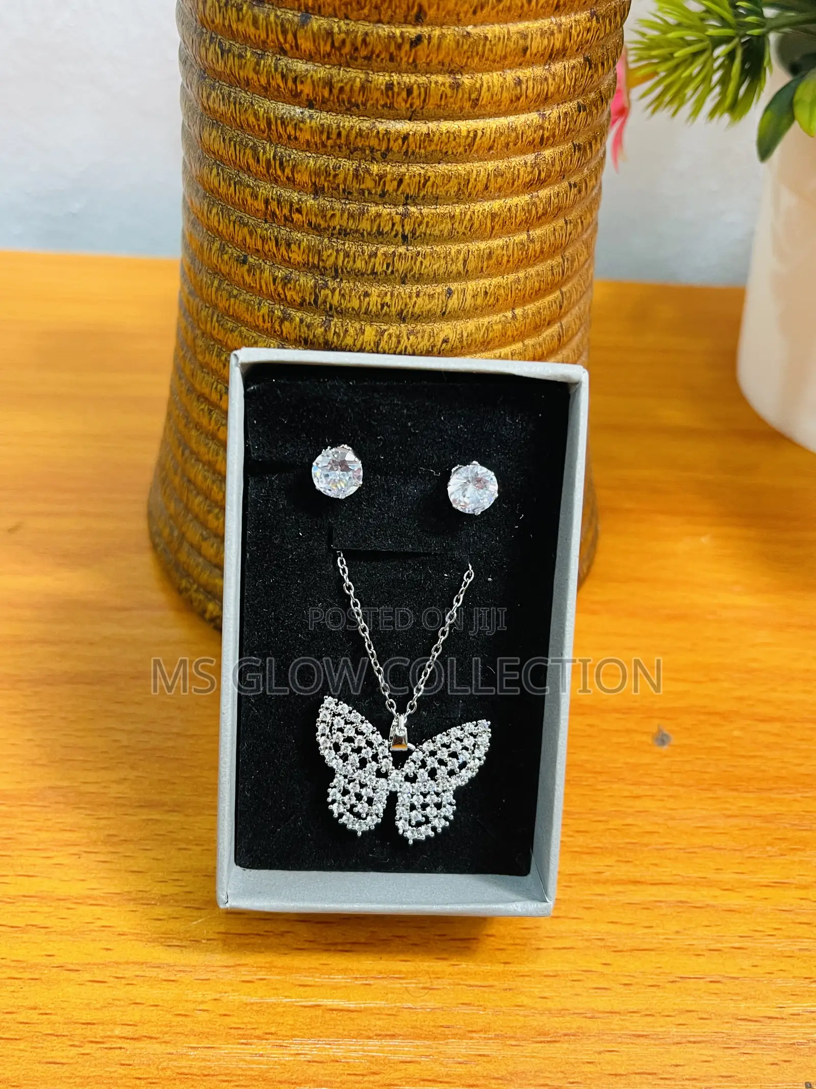 Butterfly Shaped With Stone in It Necklace Setting