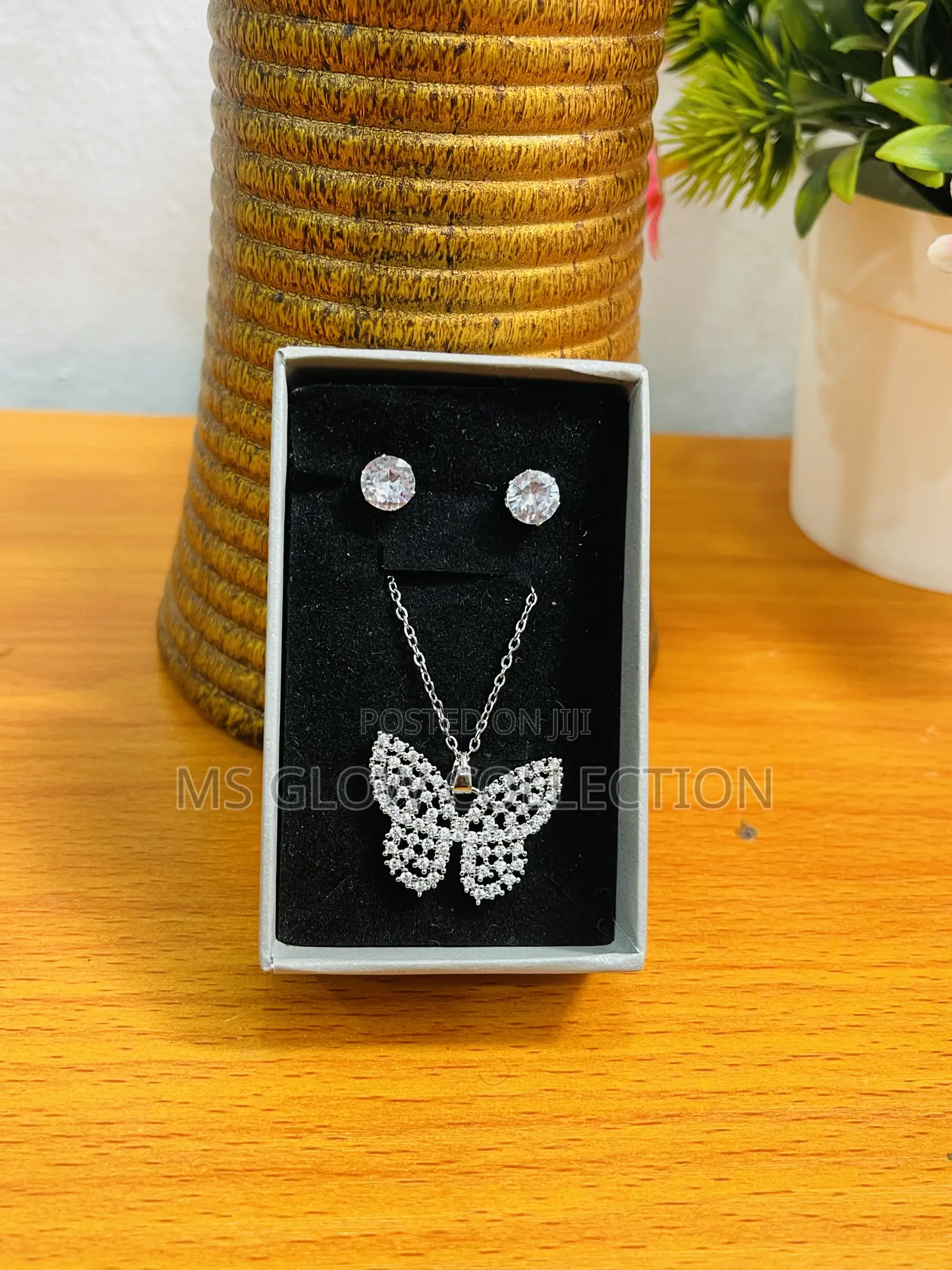 Butterfly Shaped With Stone in It Necklace Setting