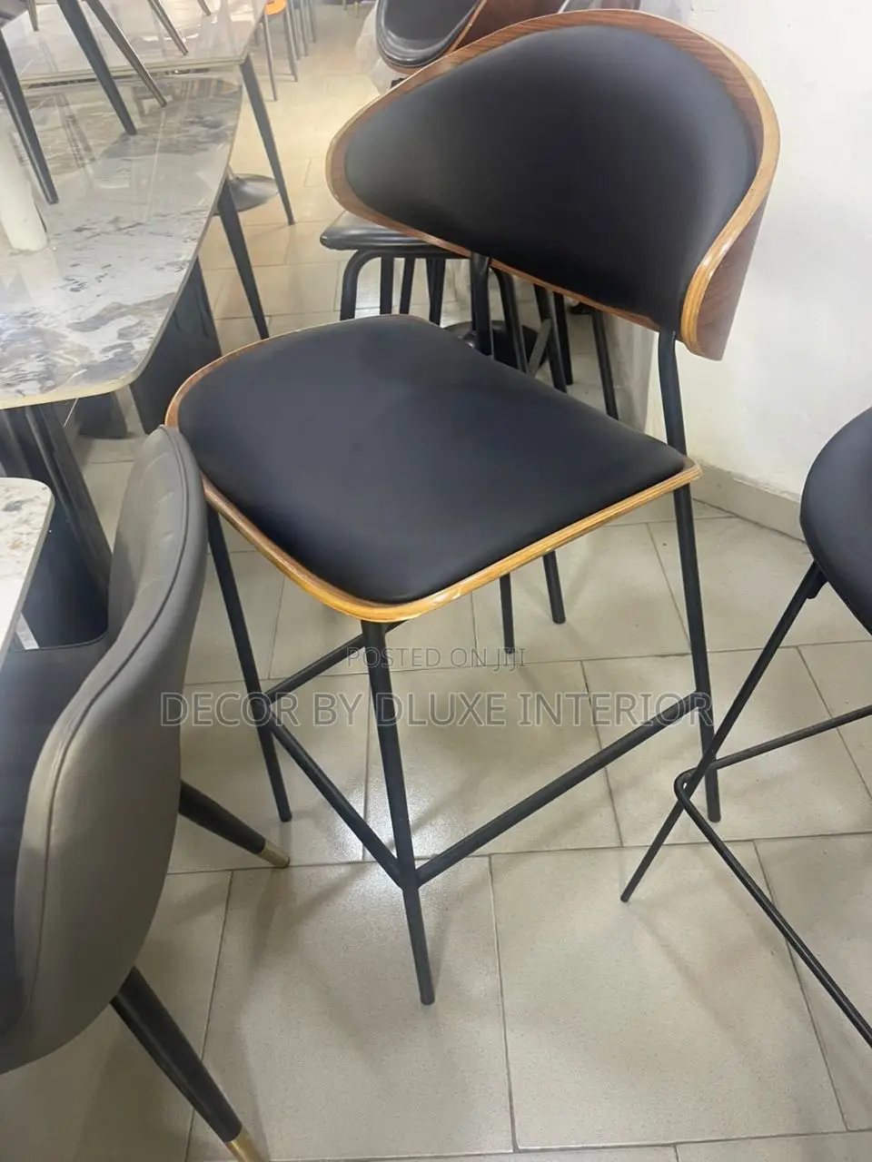 Luxurious High Bar Chair