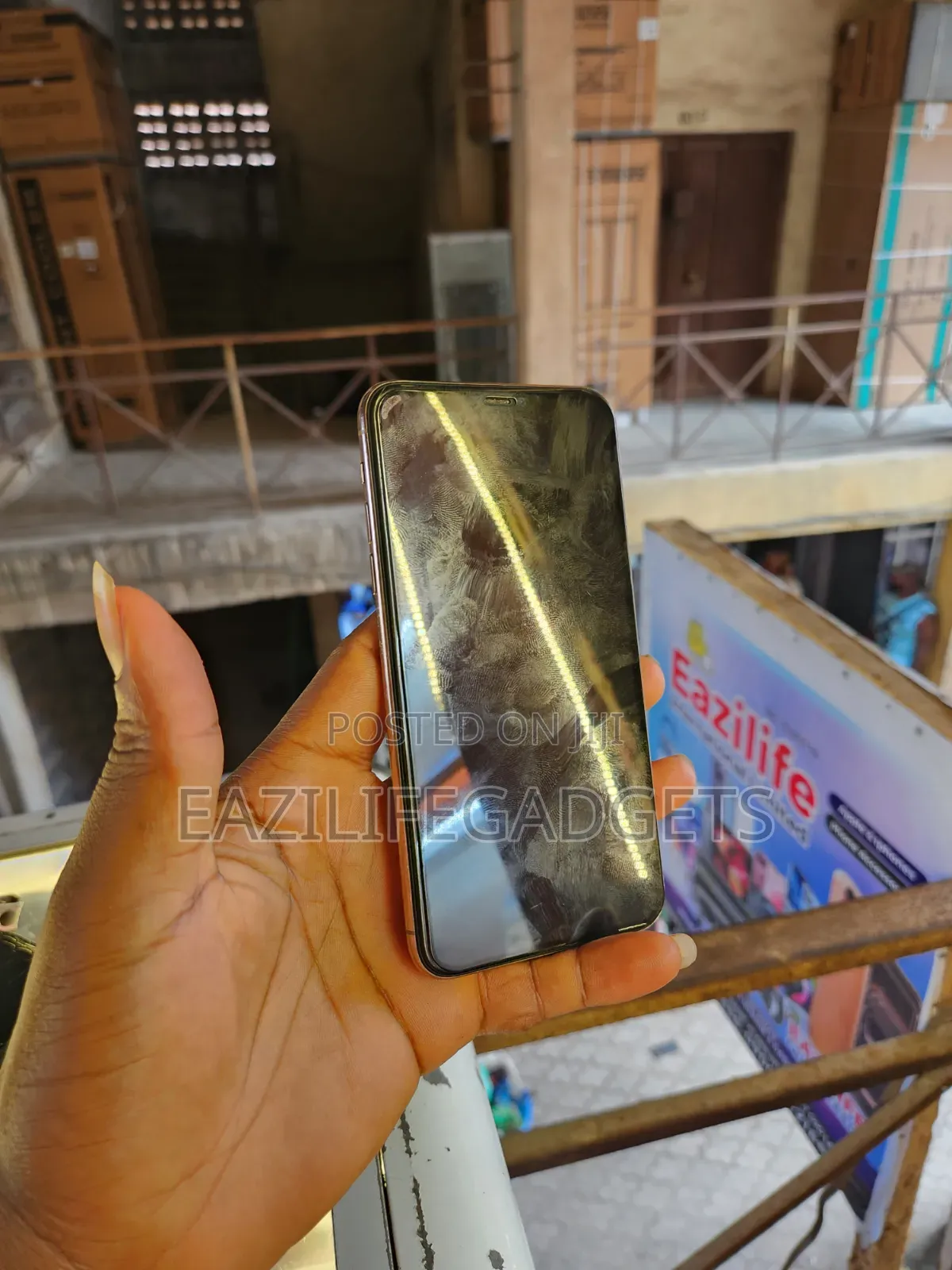 Apple iPhone 11 Pro Max 64 GB Gold