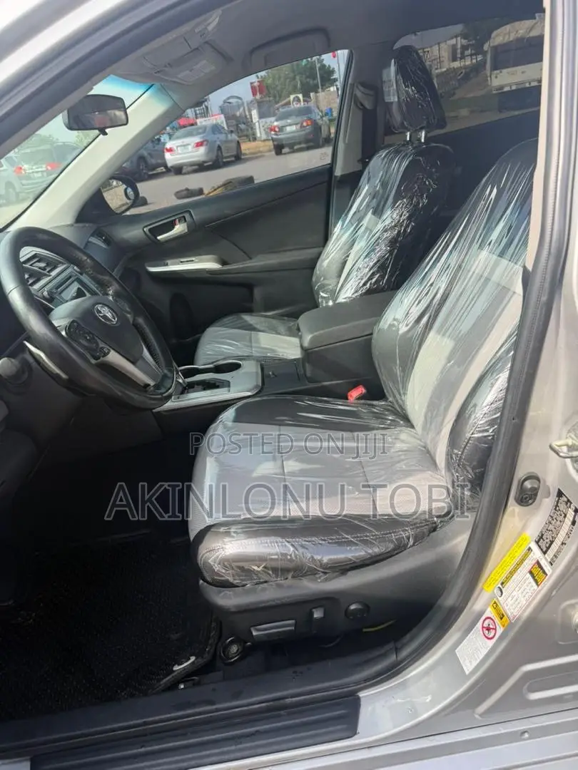 Toyota Camry SE 4dr Sedan (2.5L 4cyl 6A) 2013 Silver