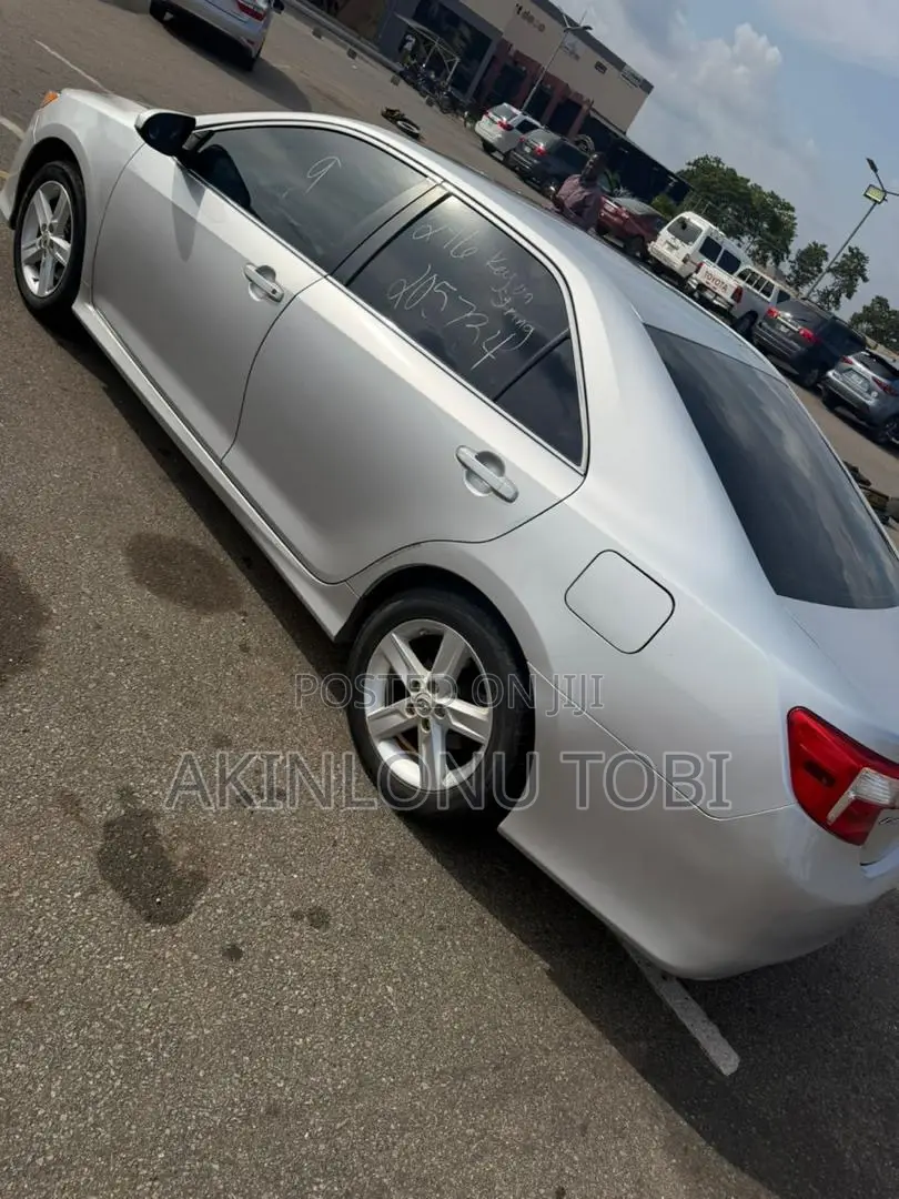 Toyota Camry SE 4dr Sedan (2.5L 4cyl 6A) 2013 Silver