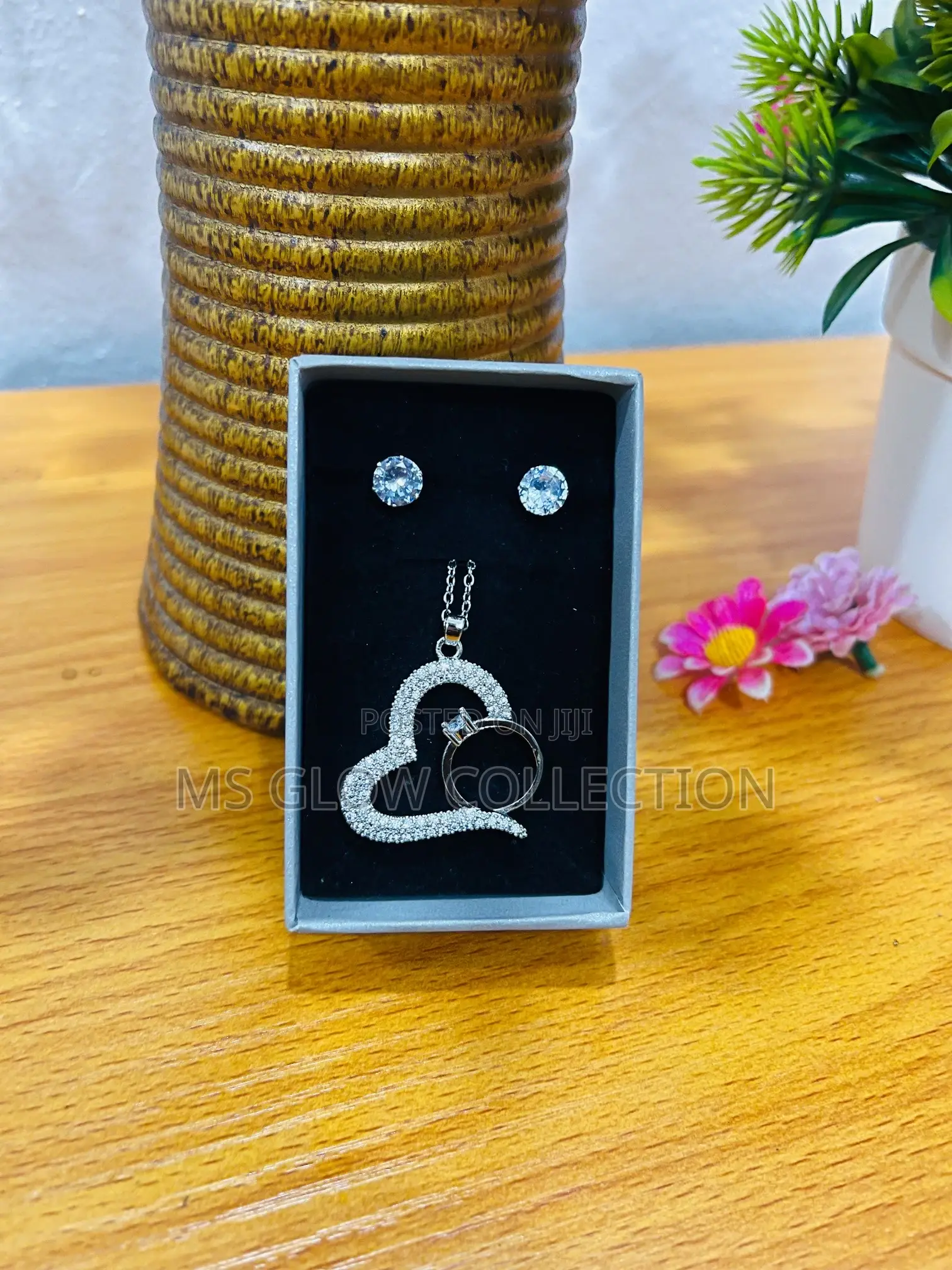 Love Sharped Necklaces Set With Ring Attached to It