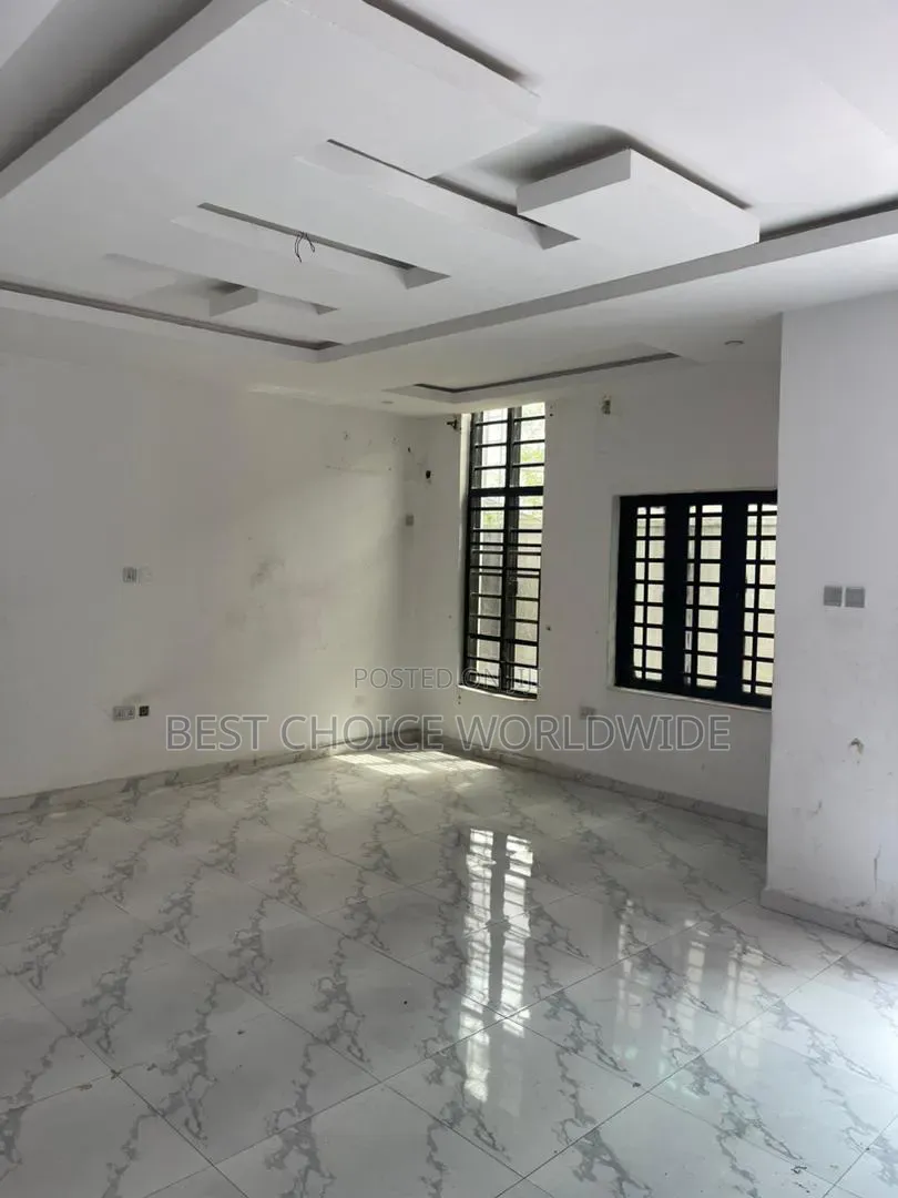 4bdrm Duplex in Kolapo Ishola Gra, Akobo for rent