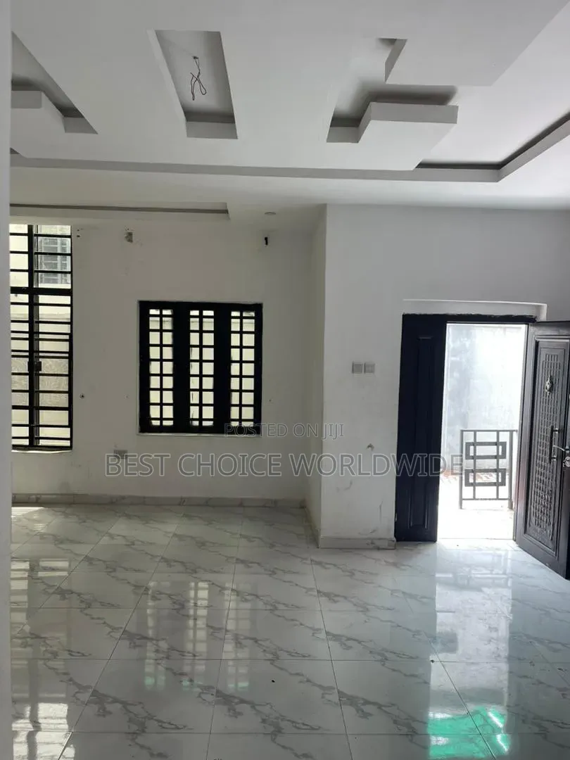 4bdrm Duplex in Kolapo Ishola Gra, Akobo for rent