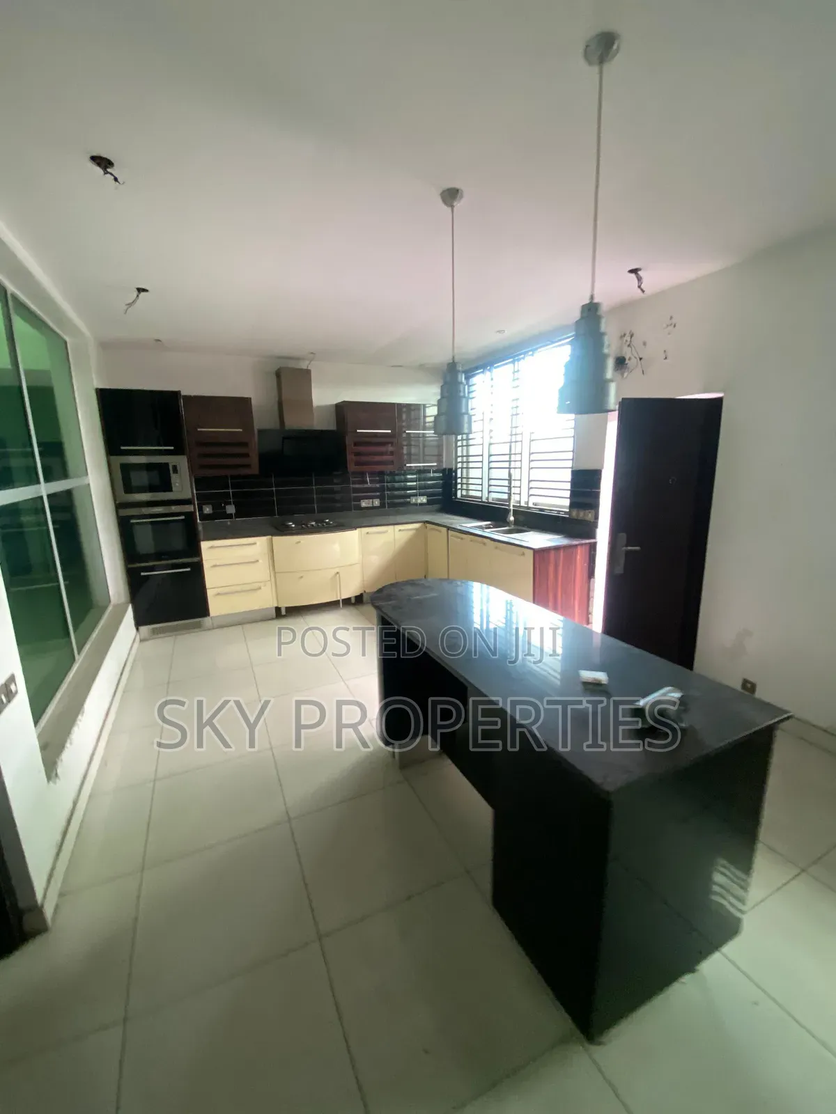 4bdrm Duplex in Remi Oluwode, Lekki Phase 1 for sale