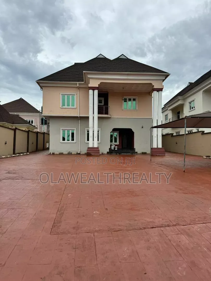 5bdrm Duplex in Kolapo Ishola Gra, Akobo for rent
