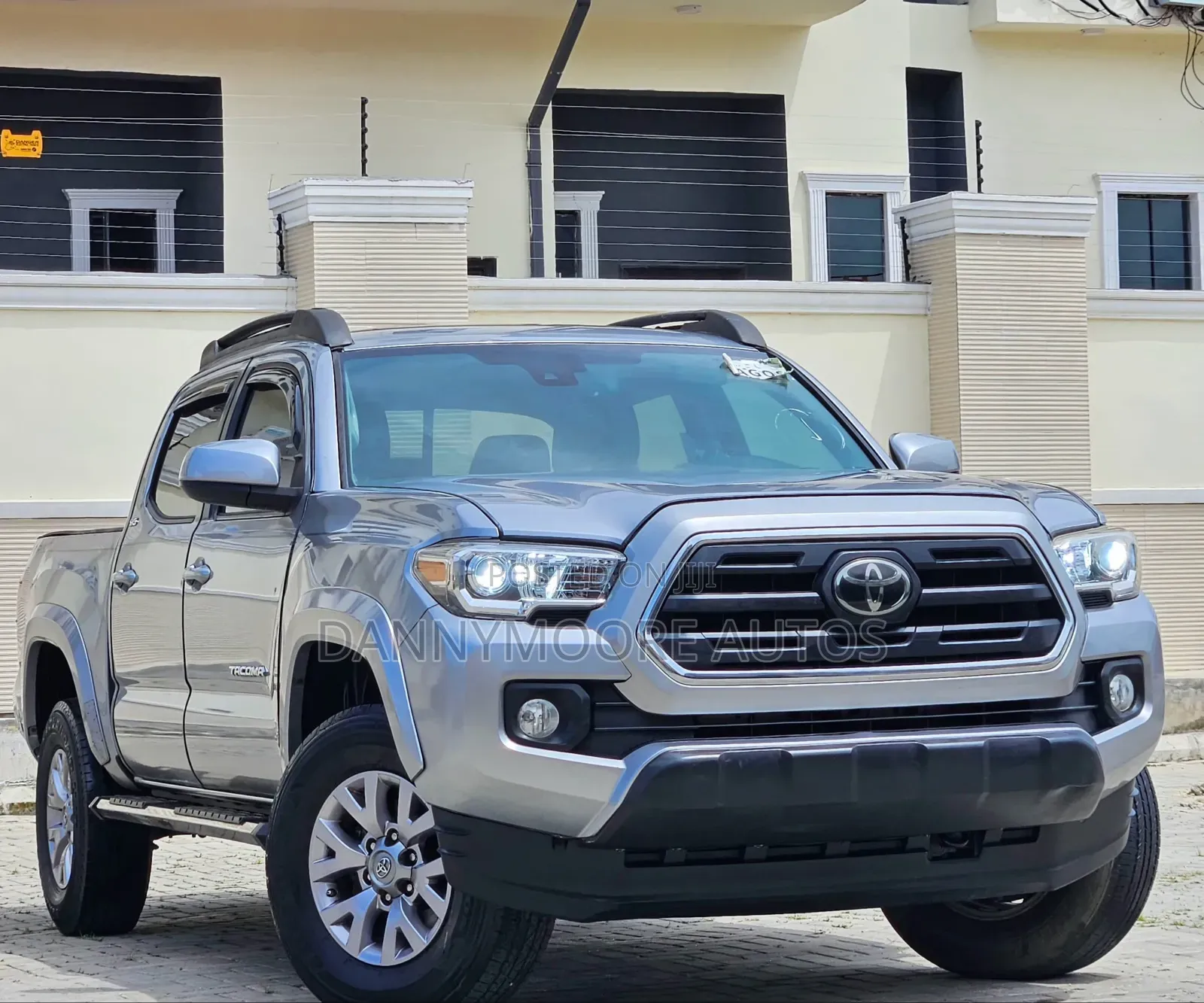 Toyota Tacoma SR 2018 Silver