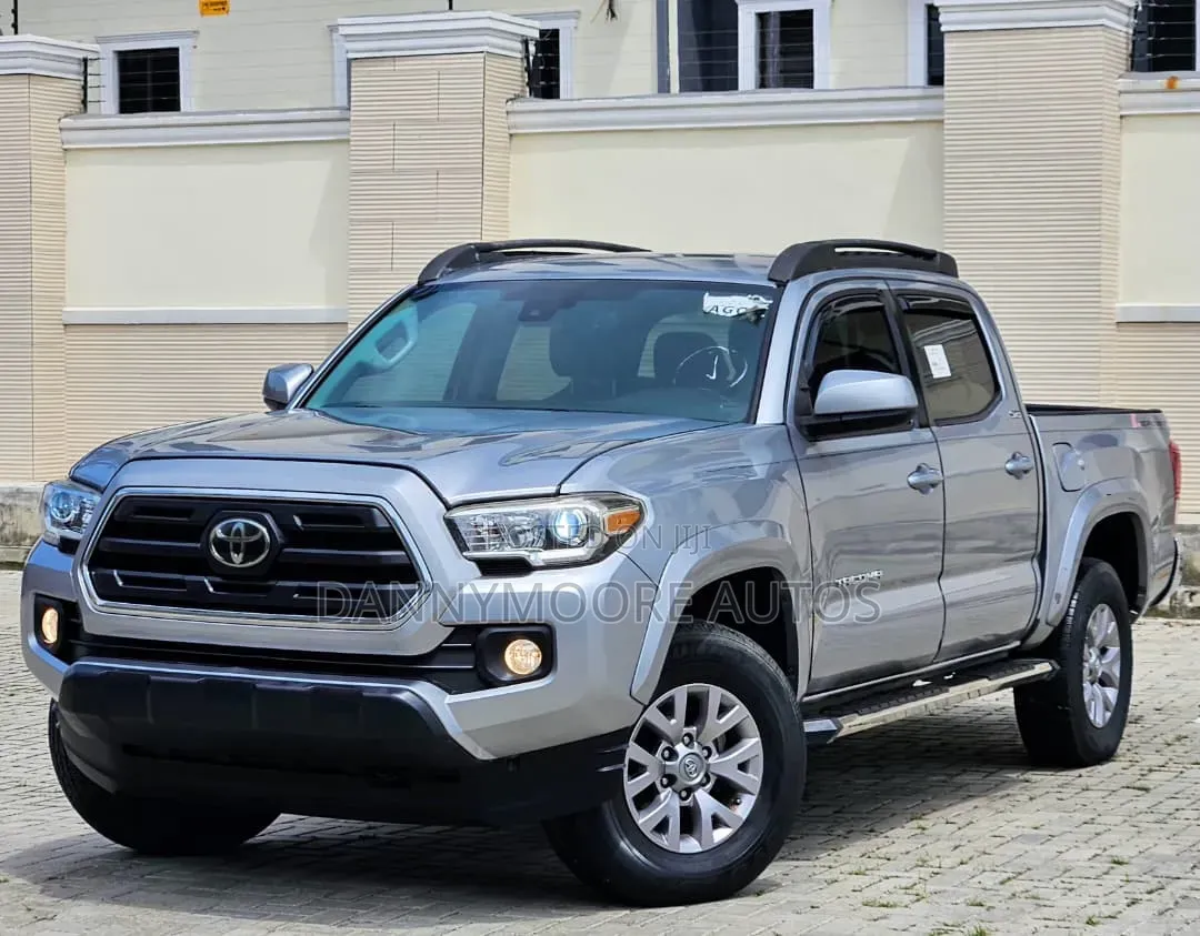 Toyota Tacoma SR 2018 Silver
