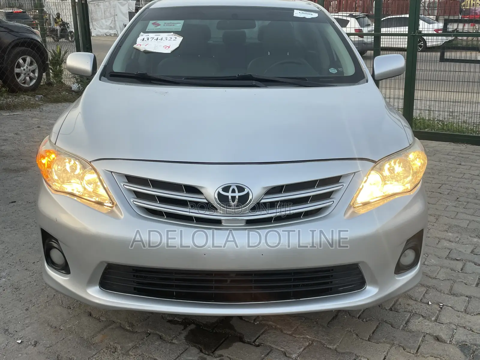 Toyota Corolla LE Special Edition 4dr Sedan (1.8L 4cyl 4A) 2013 Silver