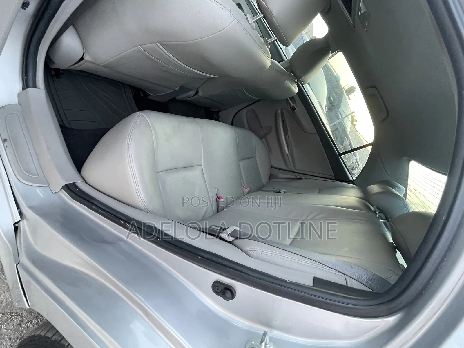 Toyota Corolla LE Special Edition 4dr Sedan (1.8L 4cyl 4A) 2013 Silver
