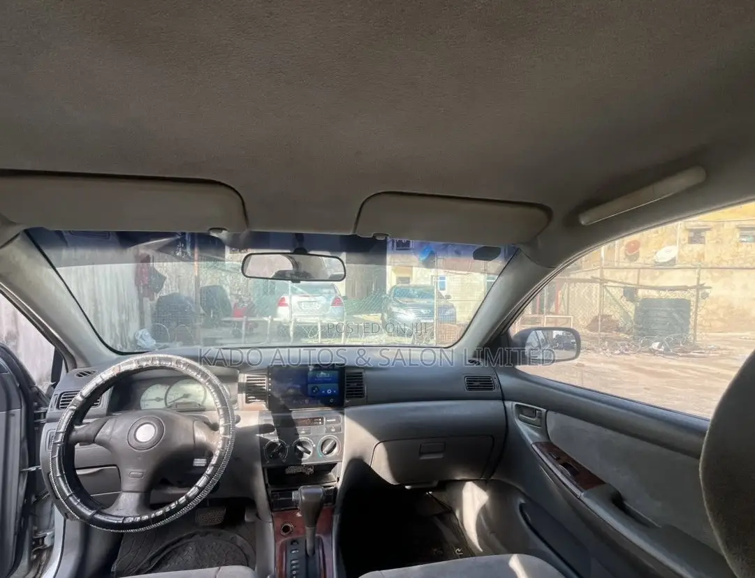 Toyota Corolla 2004 Silver