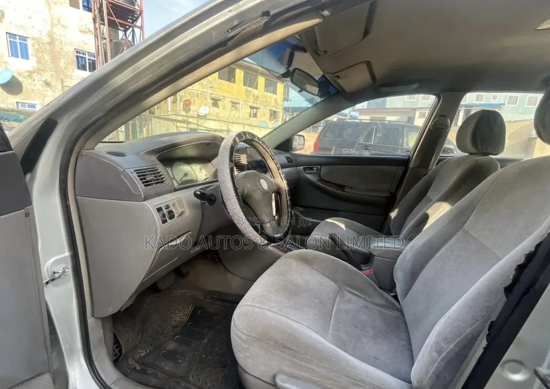 Toyota Corolla 2004 Silver