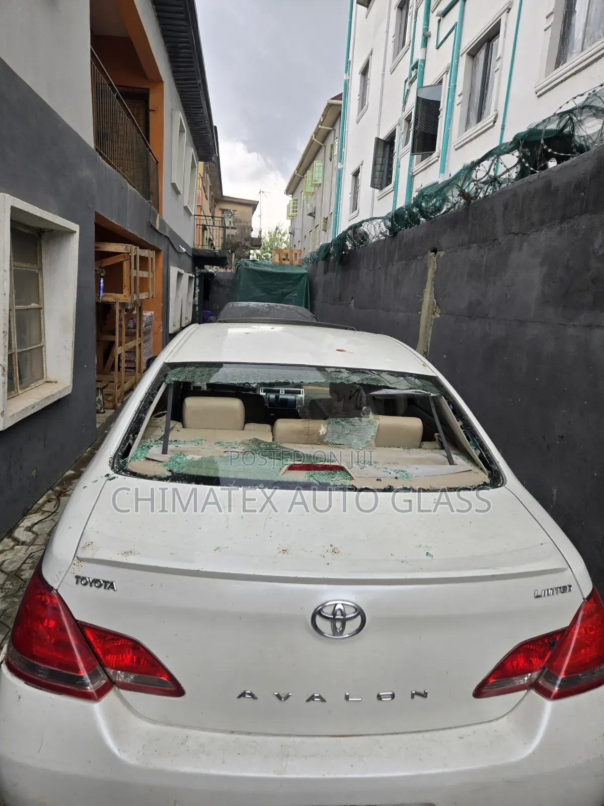 Toyota Avalon 2006 Back Windscreen Glass Available