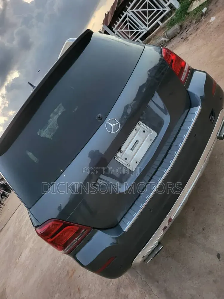 Mercedes-Benz GLK-Class 2010 Gray