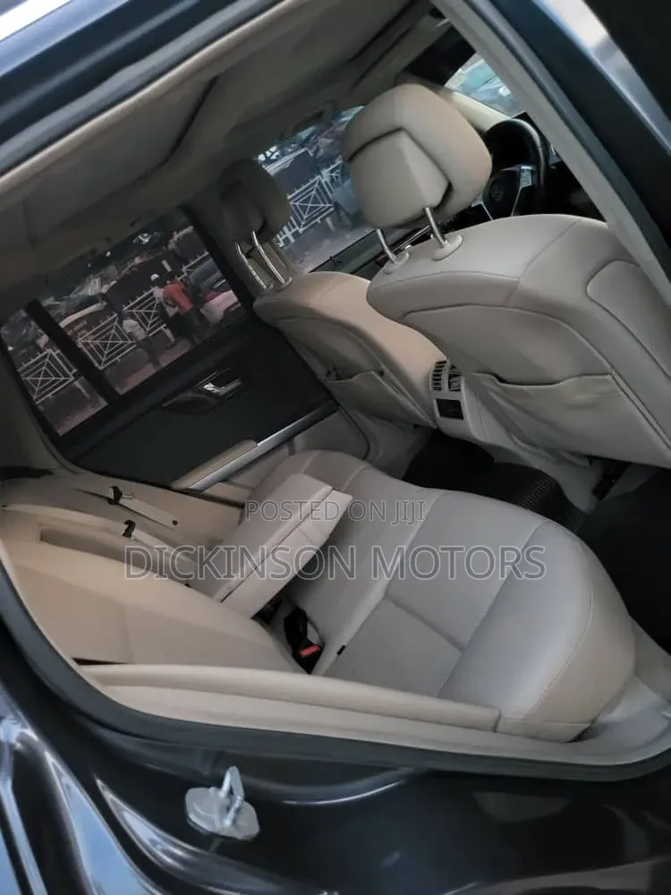 Mercedes-Benz GLK-Class 2010 Gray