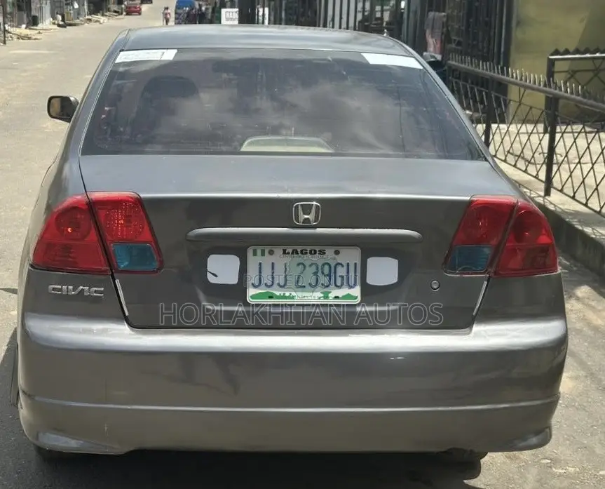 Honda Civic 2005 Gray