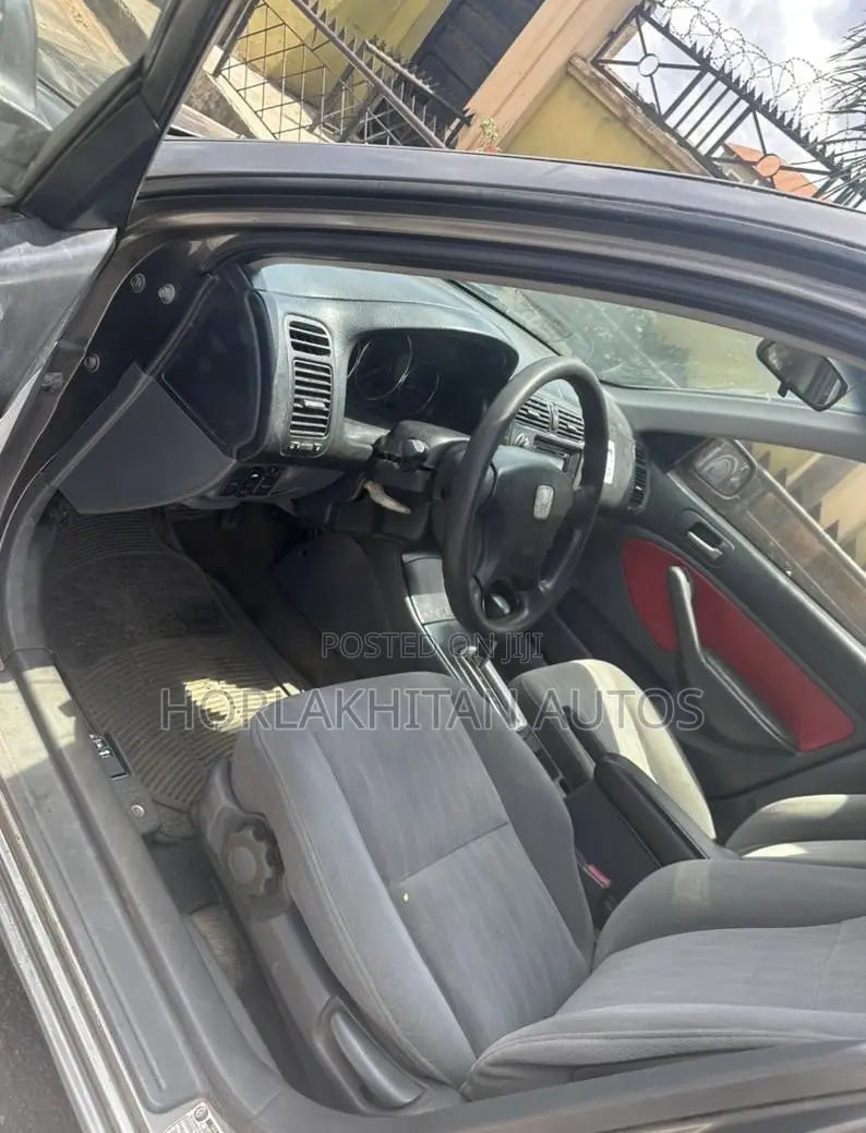 Honda Civic 2005 Gray