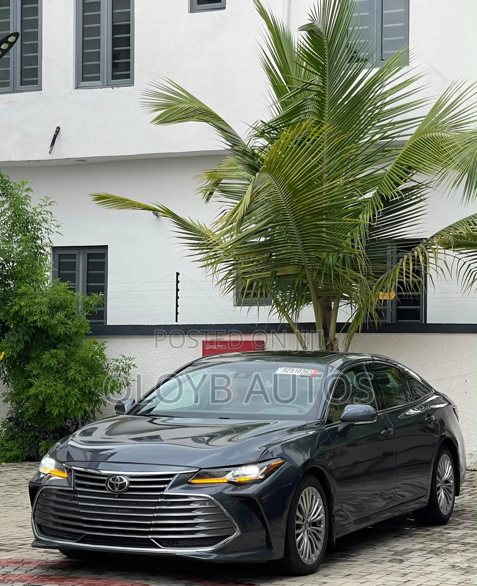 Toyota Avalon Limited FWD Sedan (3.5L V6 8A) 2019 Gray