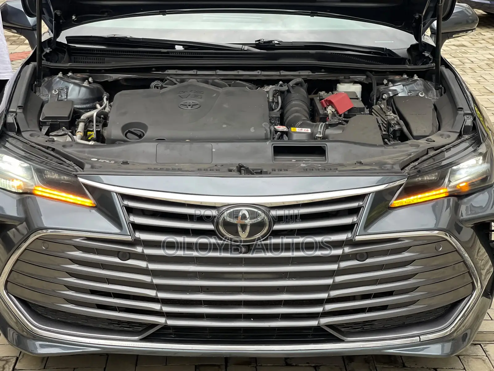 Toyota Avalon Limited FWD Sedan (3.5L V6 8A) 2019 Gray