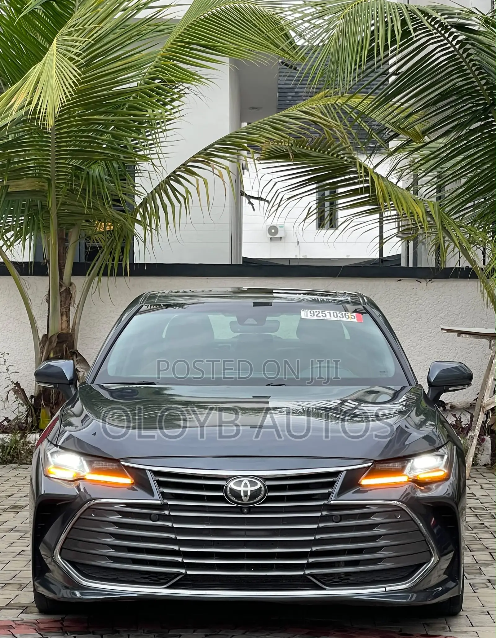 Toyota Avalon Limited FWD Sedan (3.5L V6 8A) 2019 Gray