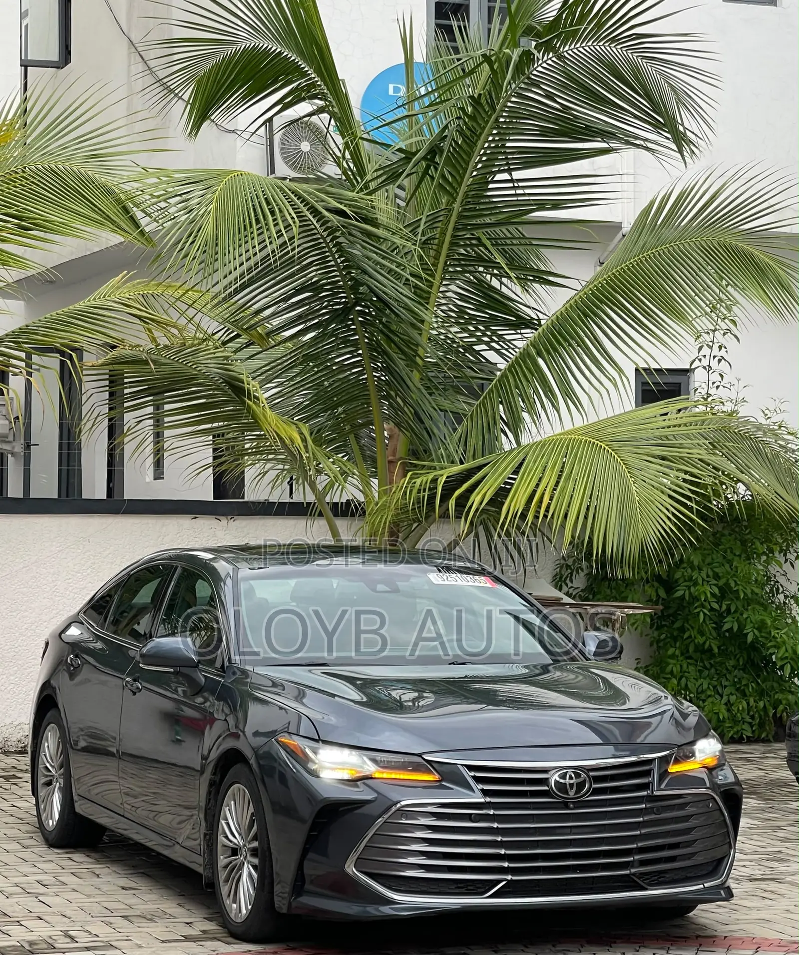 Toyota Avalon Limited FWD Sedan (3.5L V6 8A) 2019 Gray