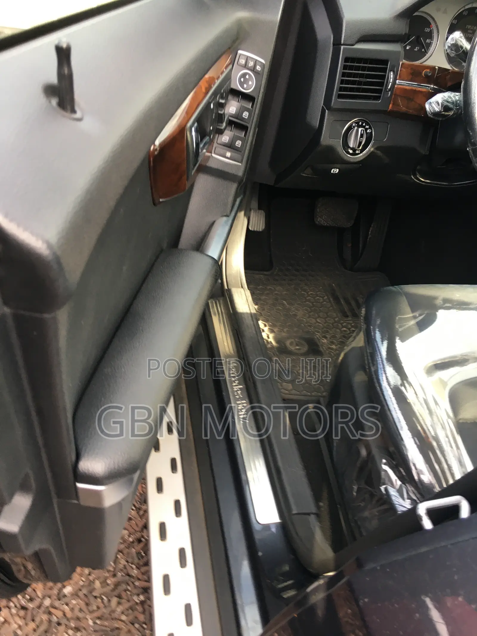 Mercedes-Benz GLK-Class 2010 Gray