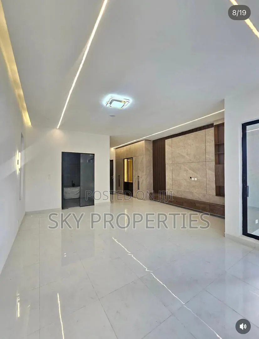 5bdrm Apartment in Ajah, Olokonla for sale