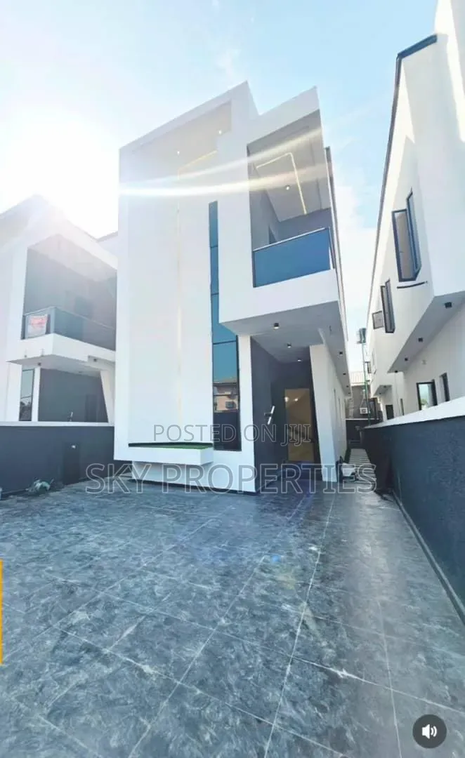 5bdrm Apartment in Ajah, Olokonla for sale