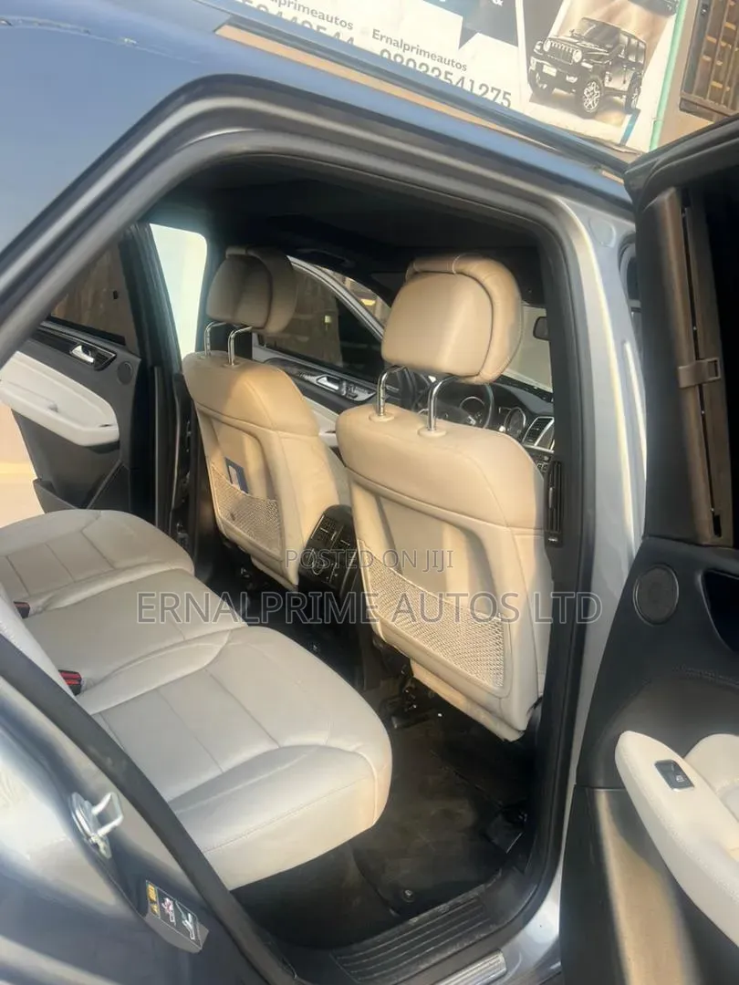 Mercedes-Benz M Class ML63 AMG 4dr SUV AWD (5.5L 8cyl Turbo 7A) 2015