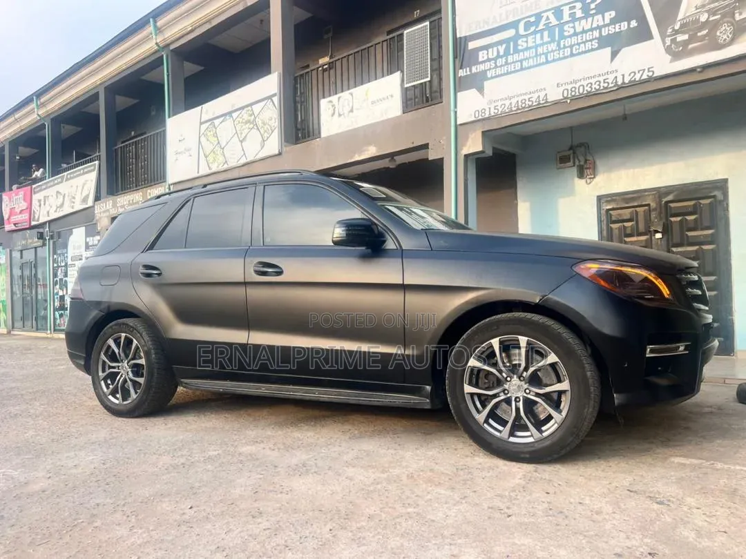 Mercedes-Benz M Class ML63 AMG 4dr SUV AWD (5.5L 8cyl Turbo 7A) 2015