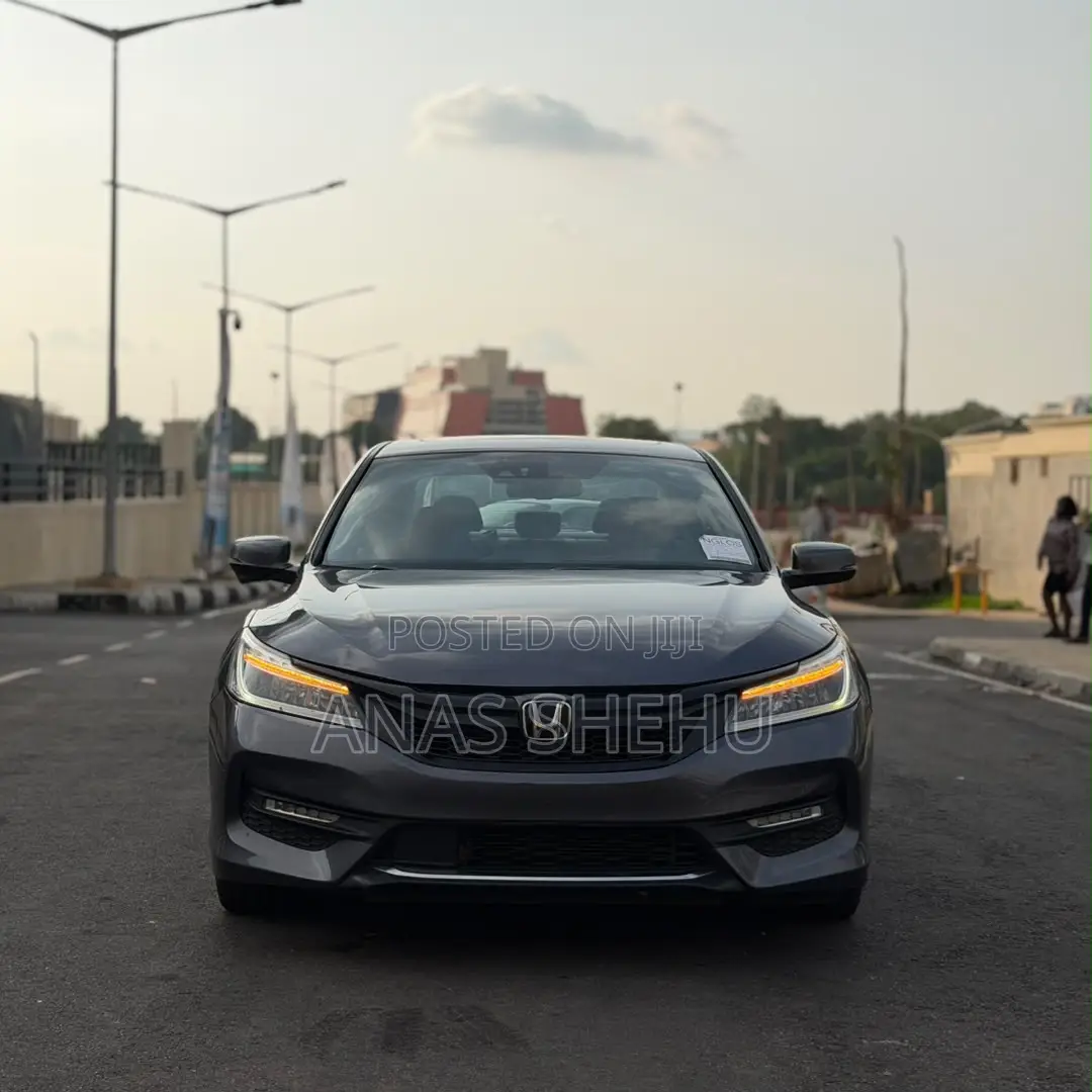 Honda Accord Touring 4dr Sedan FWD (3.5L 6cyl 6A) 2016 Gray