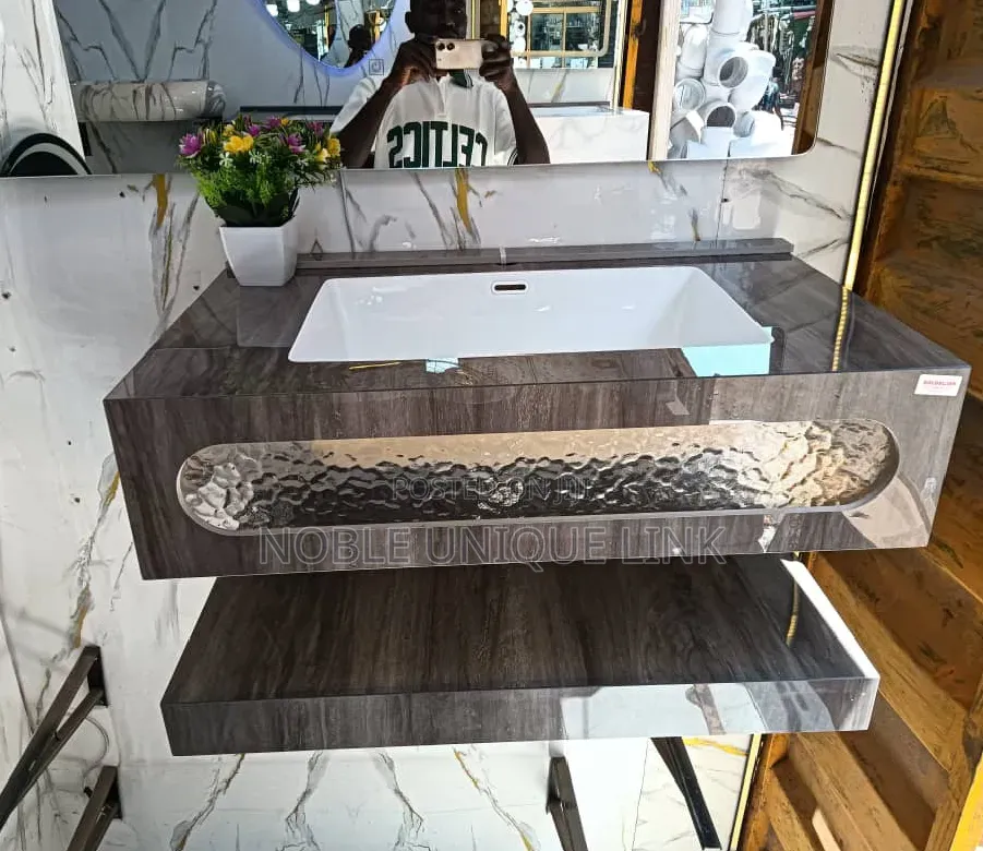 80×50 Cabinet Basin With Light