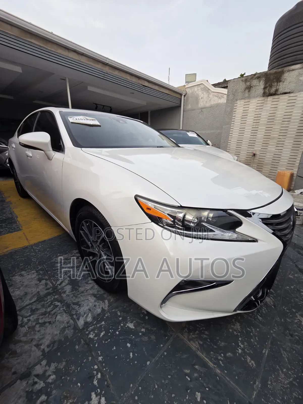 Lexus ES 350 FWD 2017 White