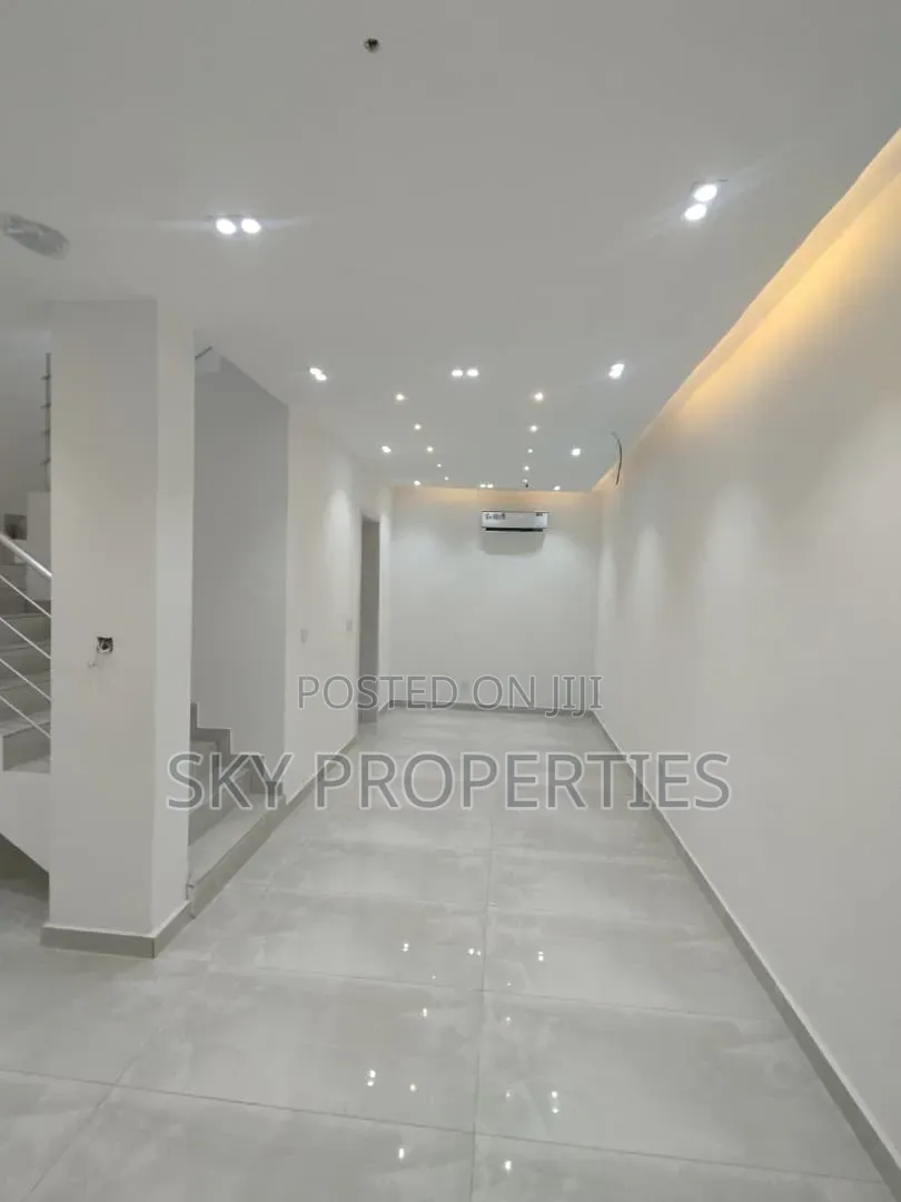 4bdrm Duplex in Oniru Estate, Victoria Island Extension for sale