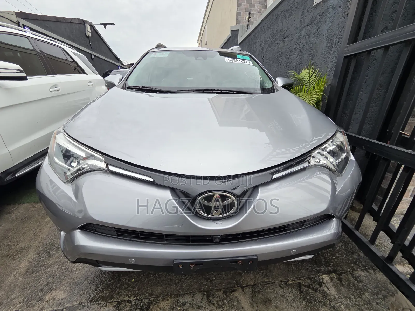 Toyota RAV4 Limited 4dr SUV AWD (2.5L 4cyl 6A) 2018 Silver