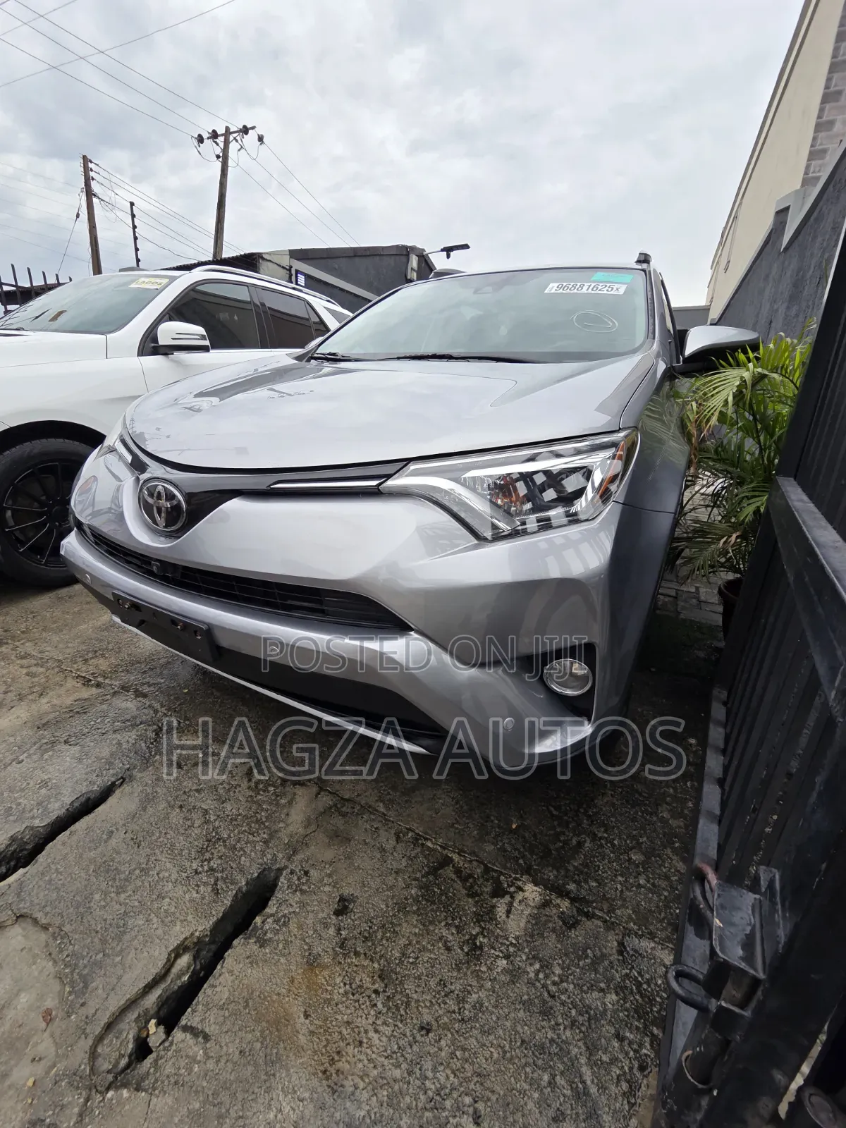 Toyota RAV4 Limited 4dr SUV AWD (2.5L 4cyl 6A) 2018 Silver