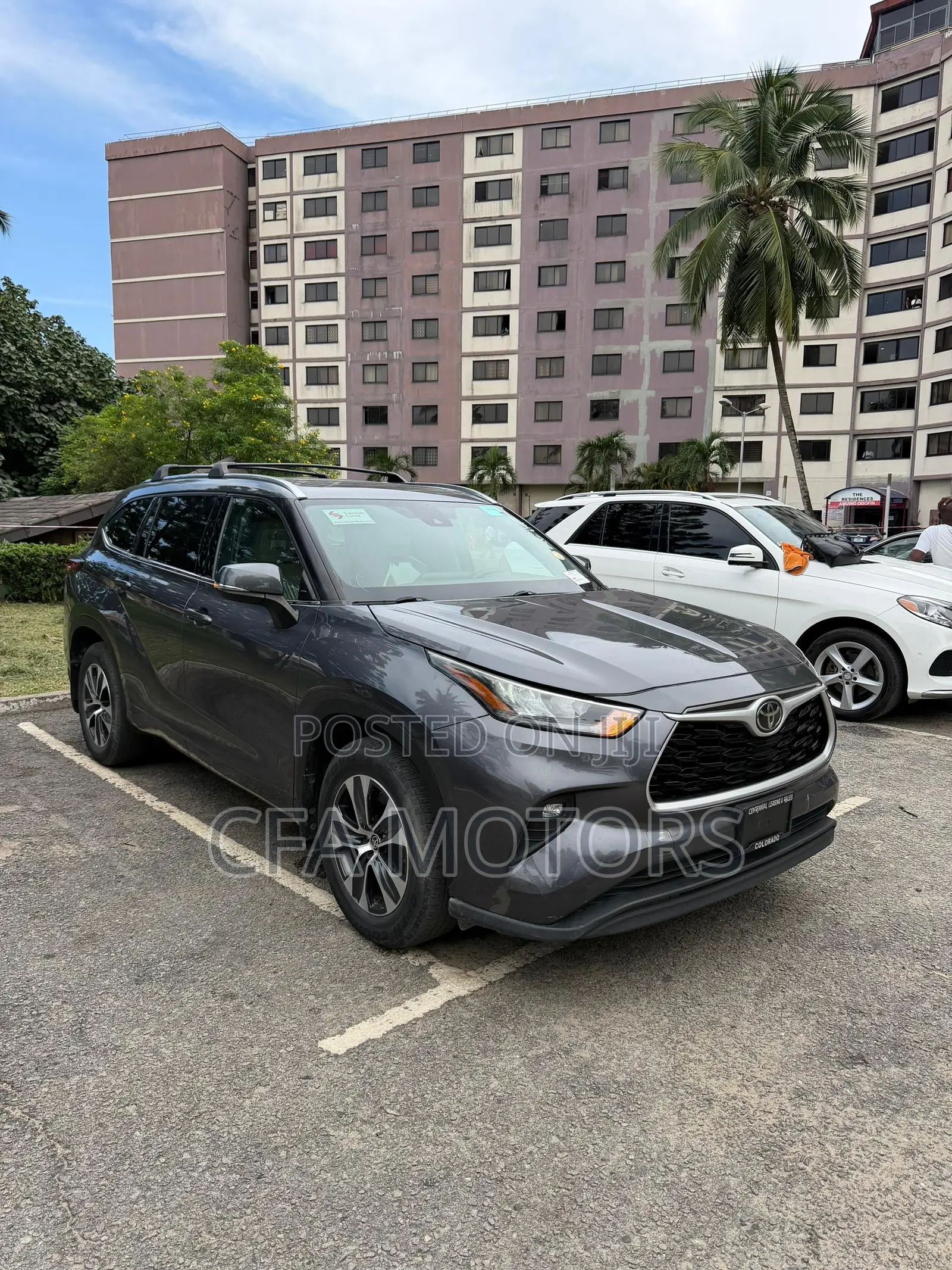 Toyota Highlander XLE 2021 Gray