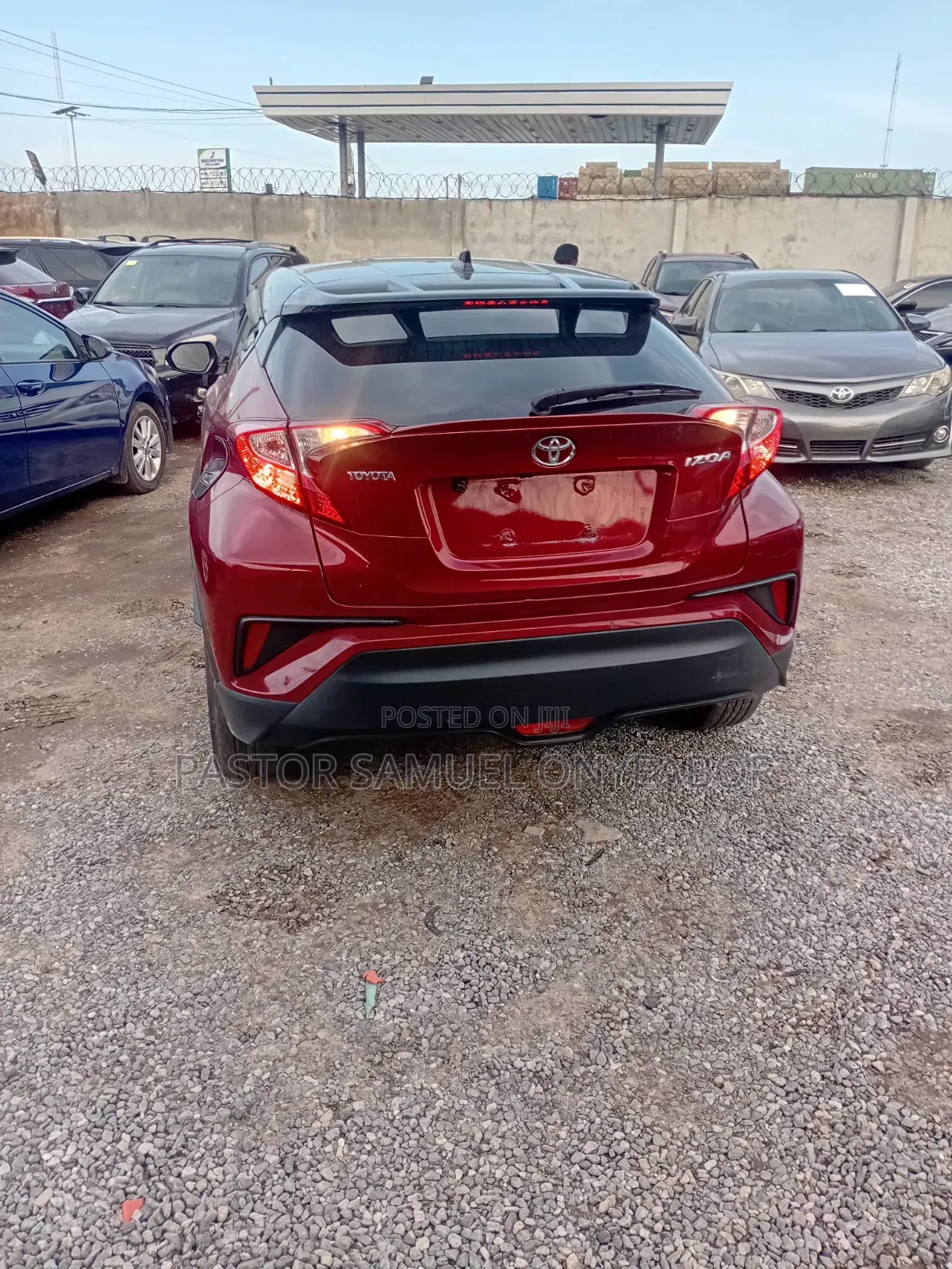Toyota C-HR XLE FWD Sport Utility (2.0L 4cyl 2AM) 2018 Red