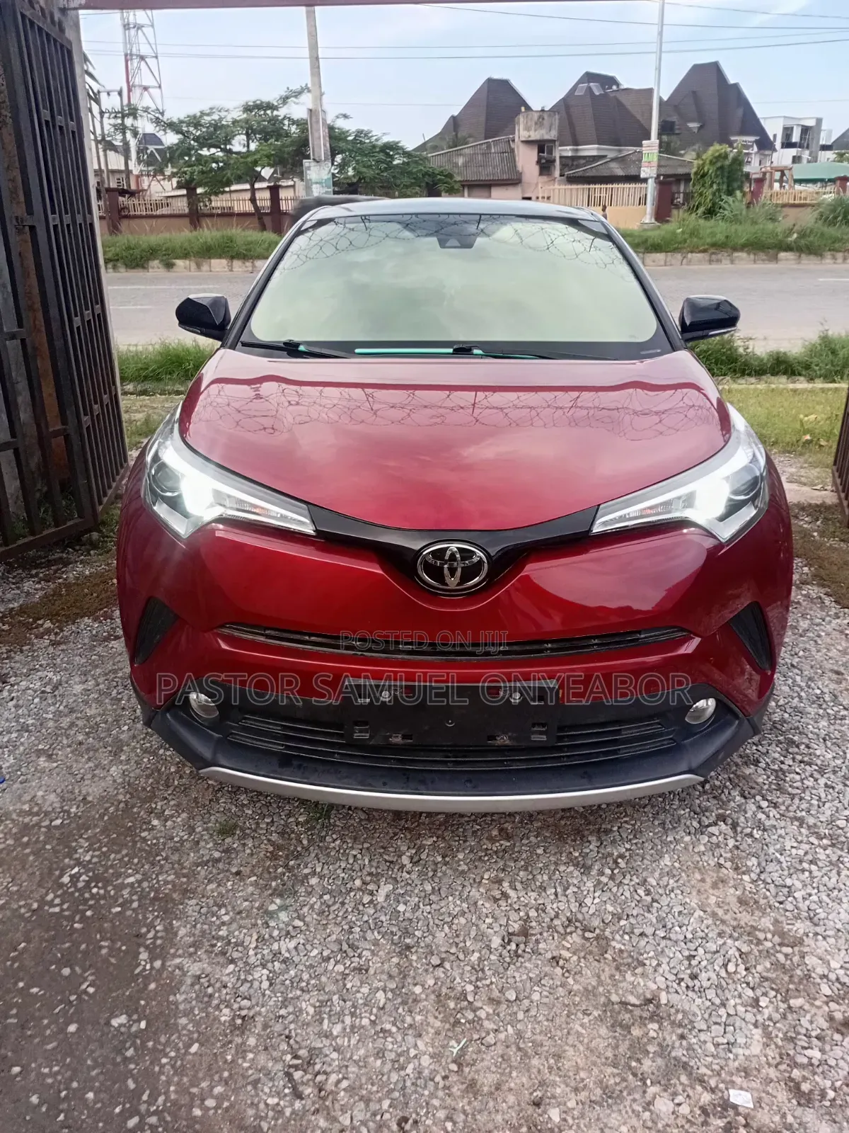 Toyota C-HR XLE FWD Sport Utility (2.0L 4cyl 2AM) 2018 Red